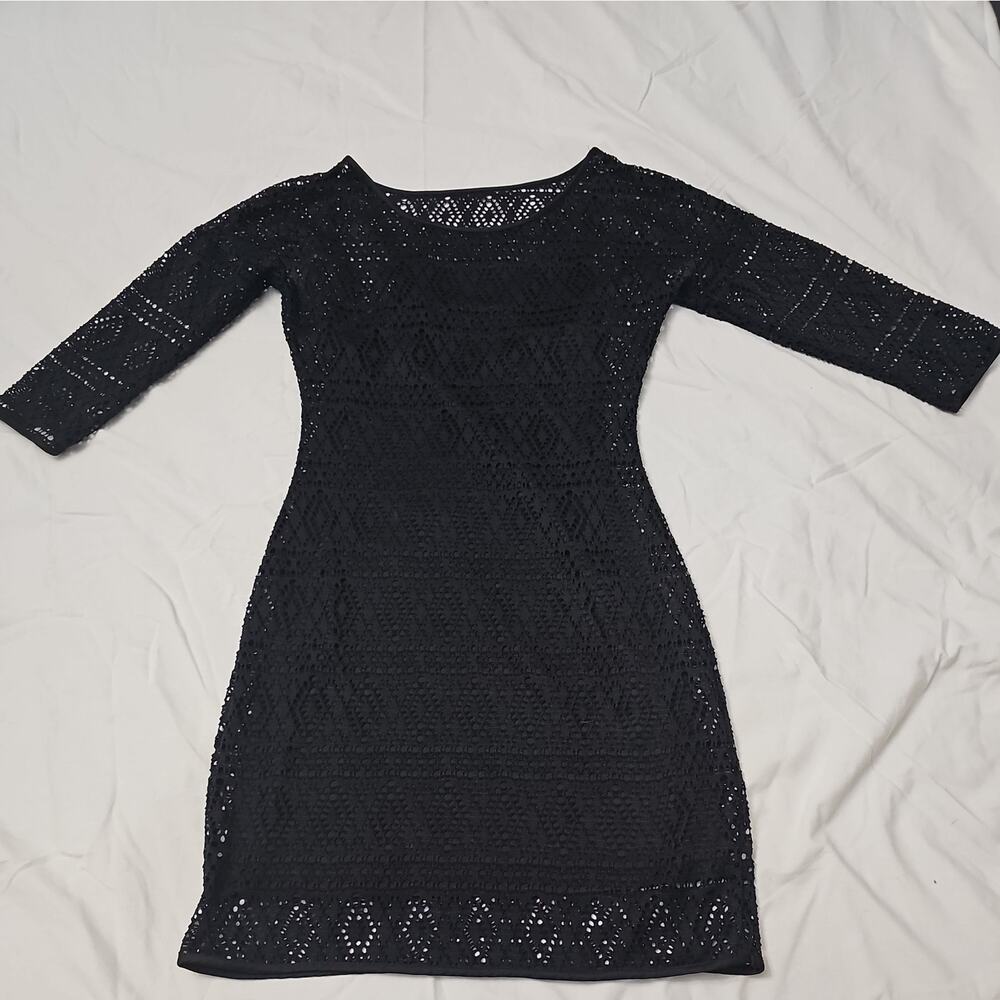 EXPRESS Geometric Black Lace Round Neck 3/4 Sleeve Sheath Dress Sz XS w/ Slip